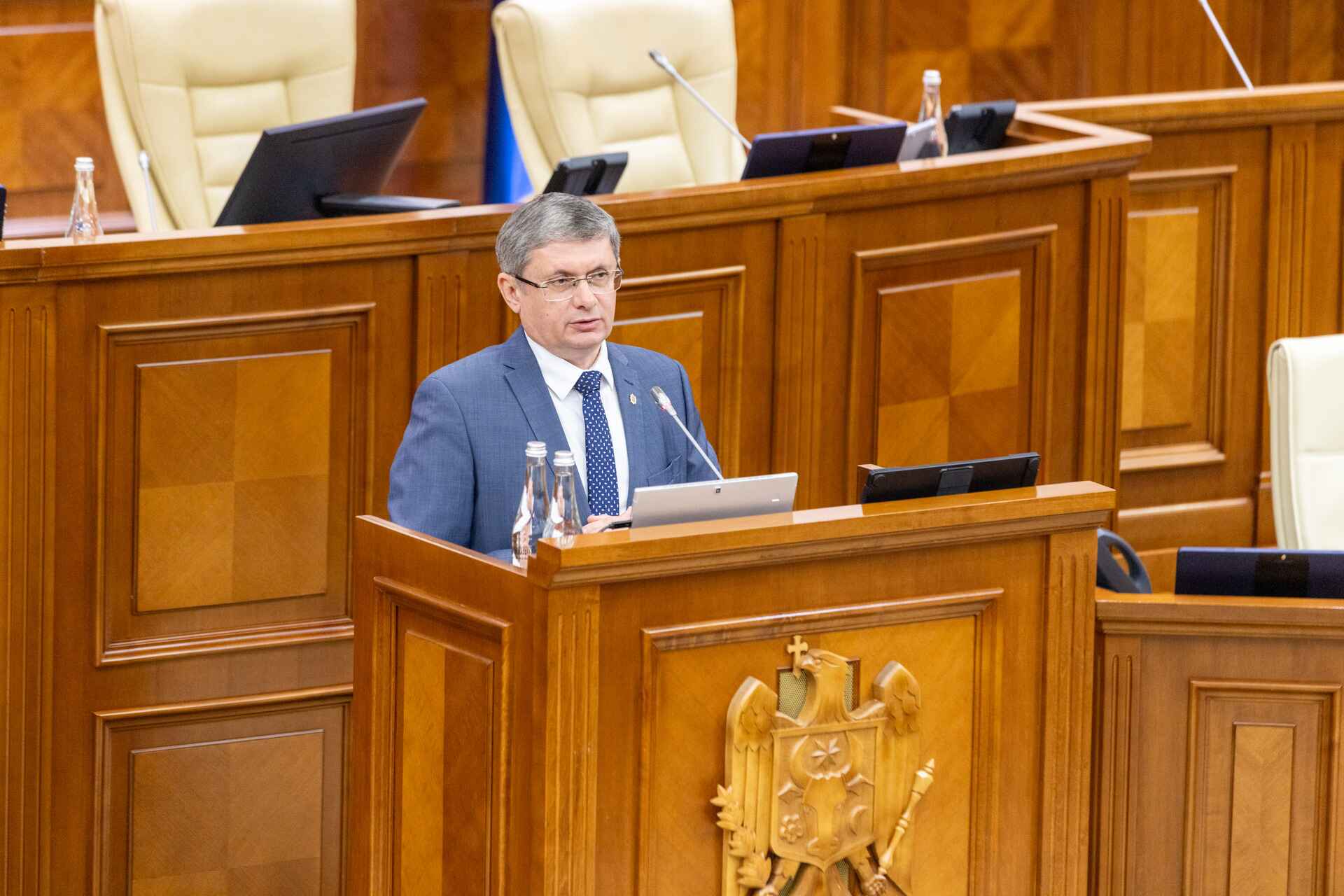 parlament1